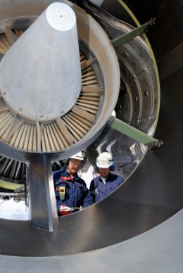 Airplane mechanics and jet engine